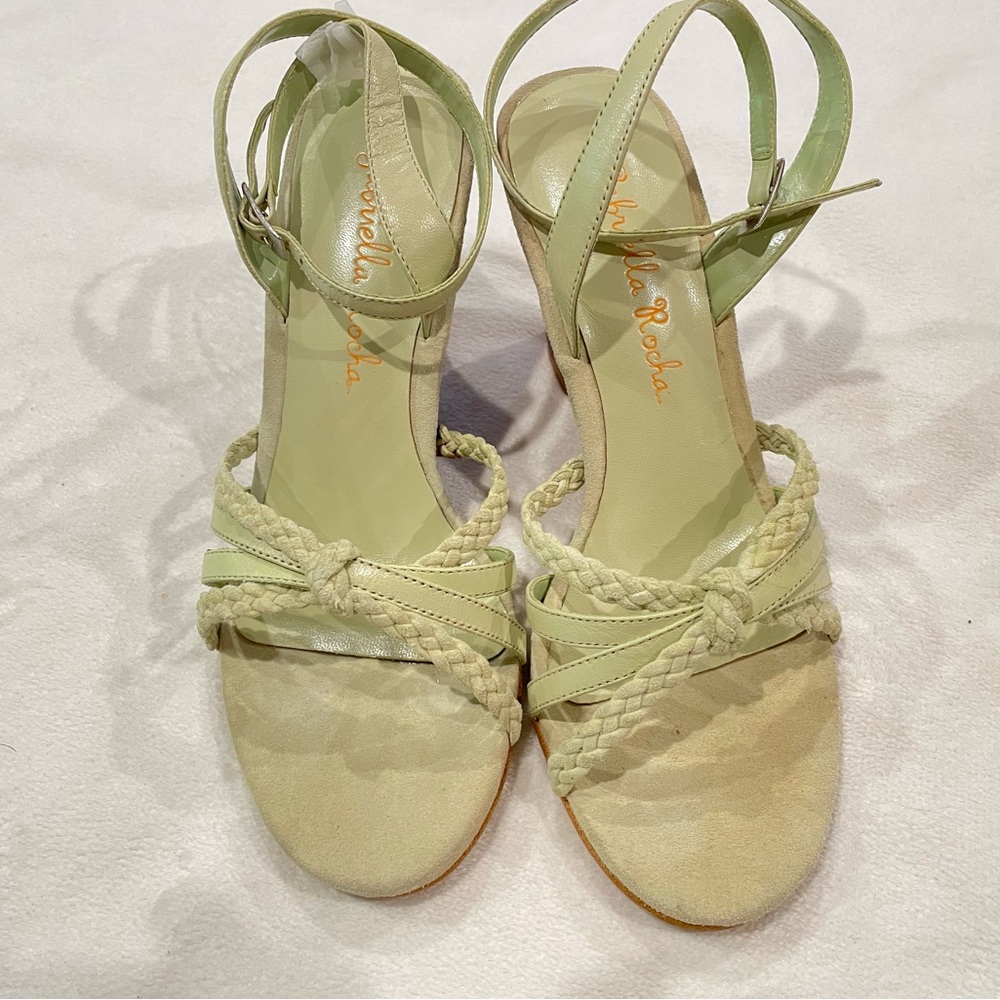 Cute Sandals in lime green